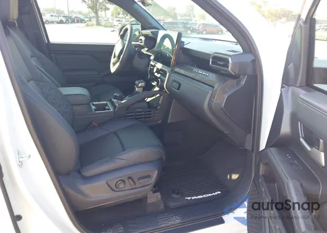 2024 Toyota Tacoma Limited 4Wd z USA, uszkodzony, nr VIN 3TYLB5JN9RT049484